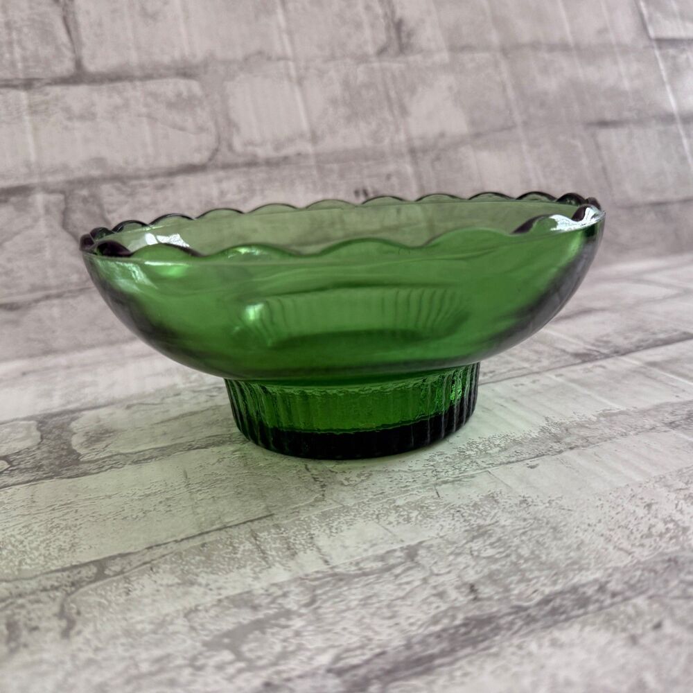 Vtg E.O. Brody Co Green Glass Bowl Scalloped Edge Cleveland Ohio Emerald Art